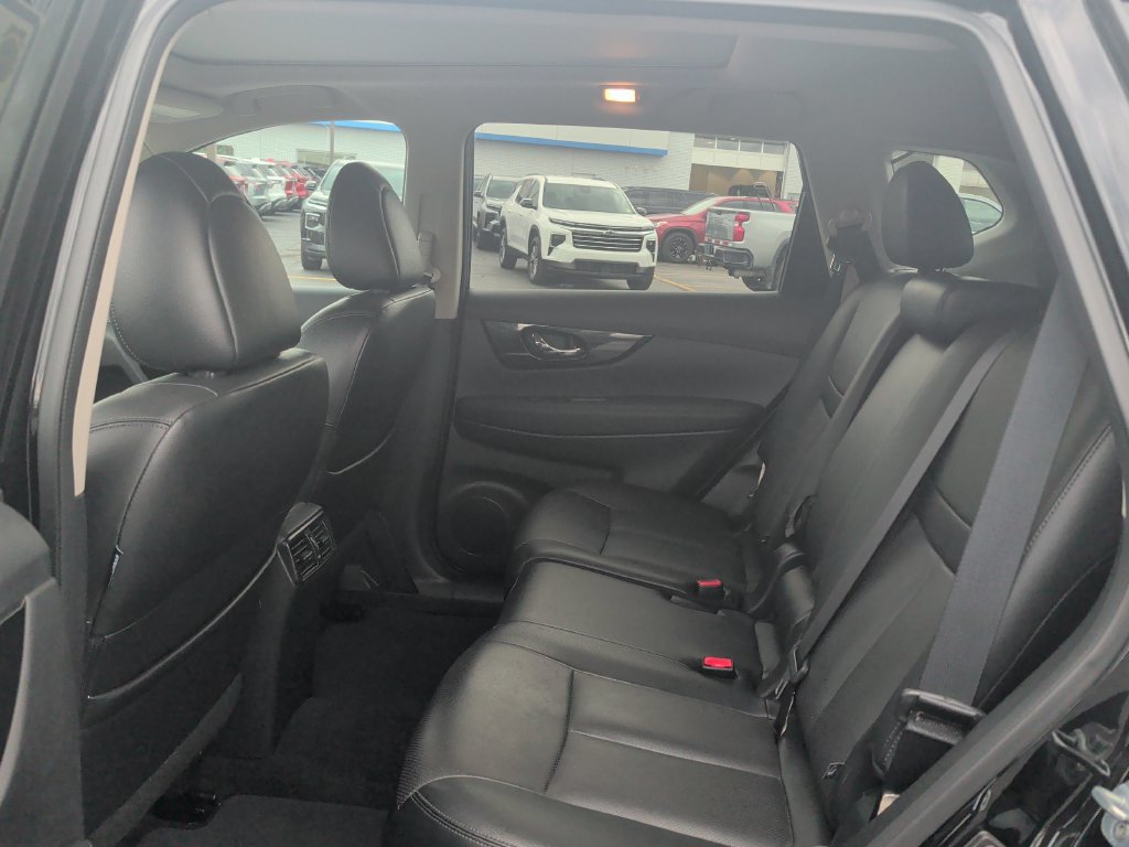 Used 2017 Nissan Rogue SL w/ SL Premium Package AWD/4WD image 21