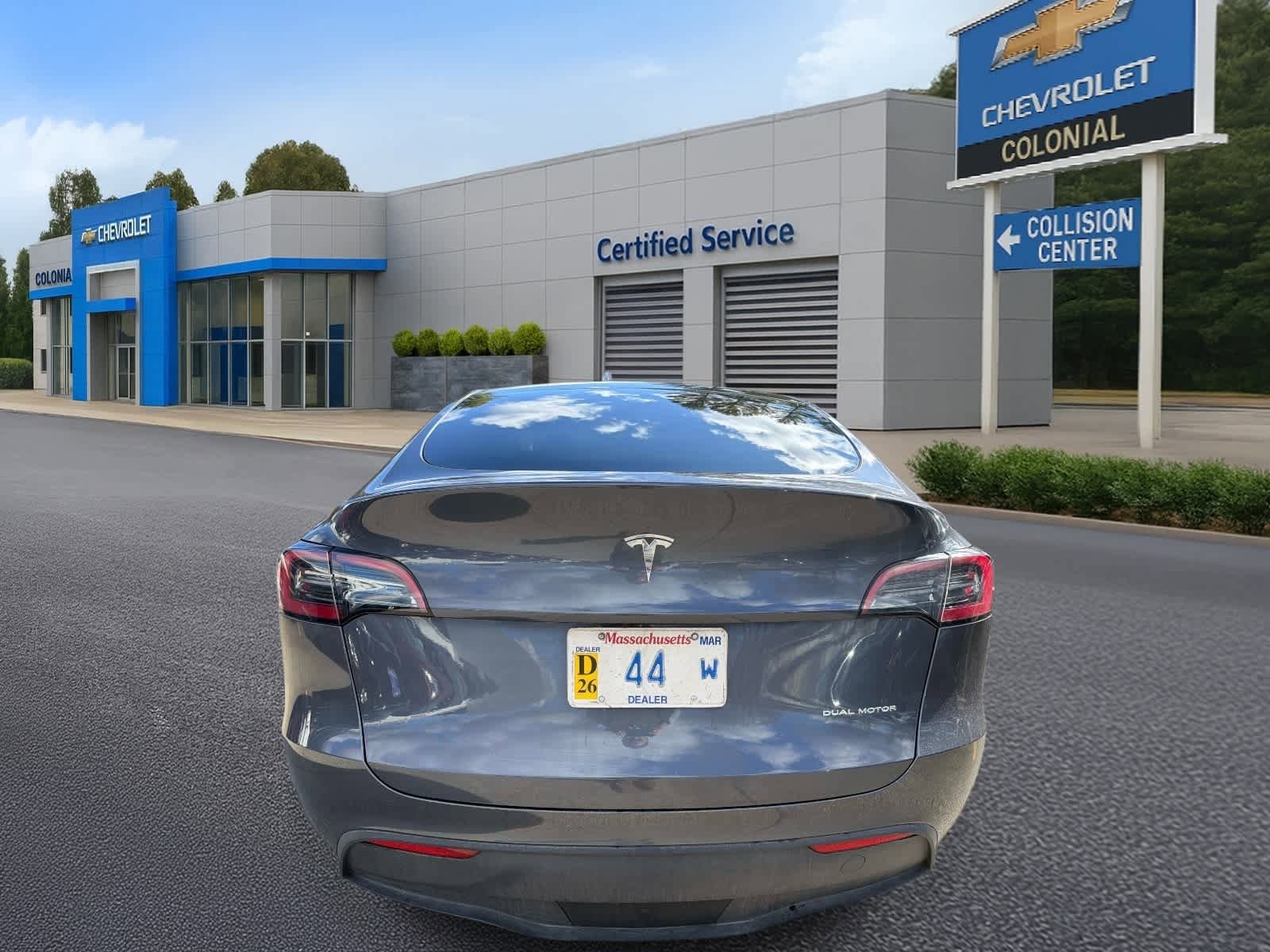 Used 2023 Tesla Model Y AWD image 5