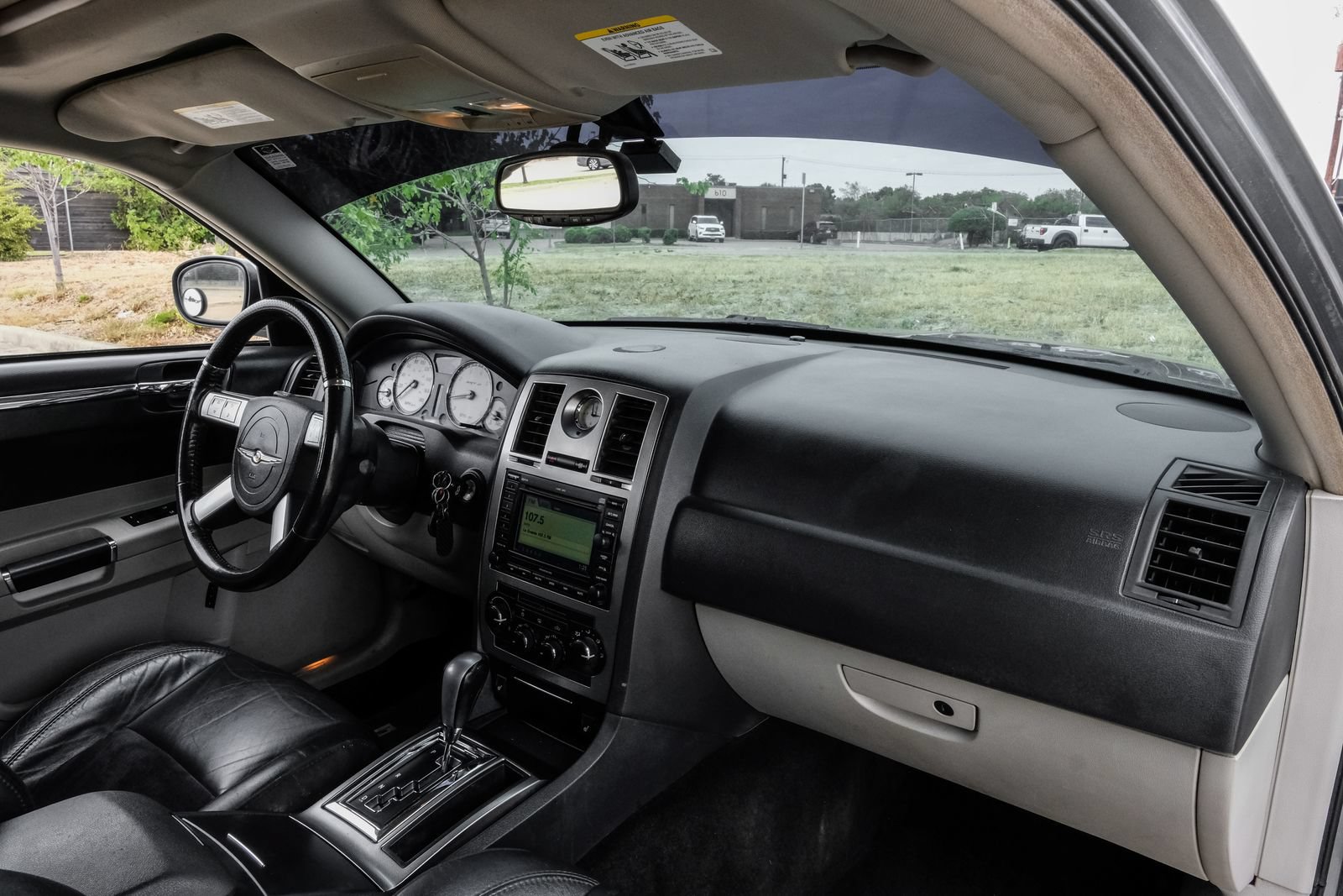 Used 2006 Chrysler 300 SRT8 w/ SRT Option Group II RWD image 10