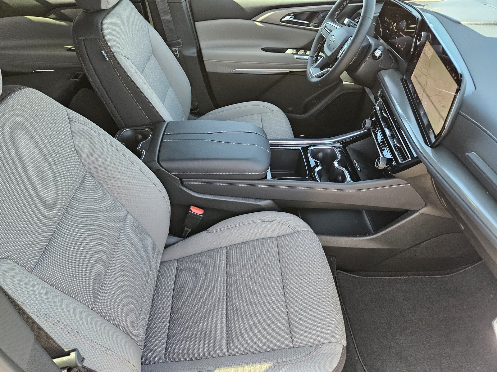 New 2027 Chevrolet Traverse LT w/ Midnight/Sport Edition FWD image 10