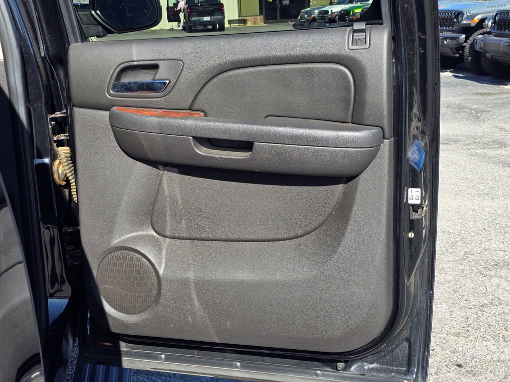 Used 2007 Chevrolet Avalanche LTZ w/ LTZ Preferred Equipment Group image 48