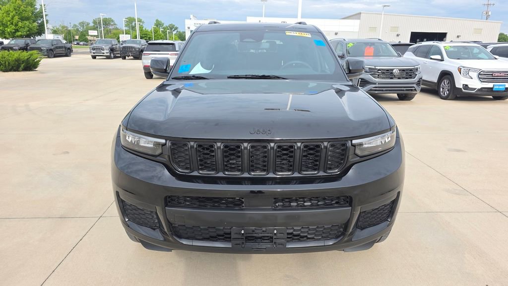 Used 2023 Jeep Grand Cherokee L Laredo AWD/4WD image 8