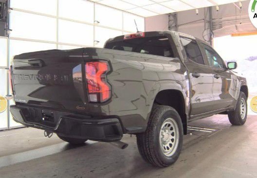 Used 2023 Chevrolet Colorado W/T image 3
