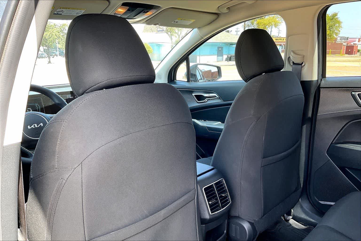 Certified 2025 Kia Sportage LX FWD image 11