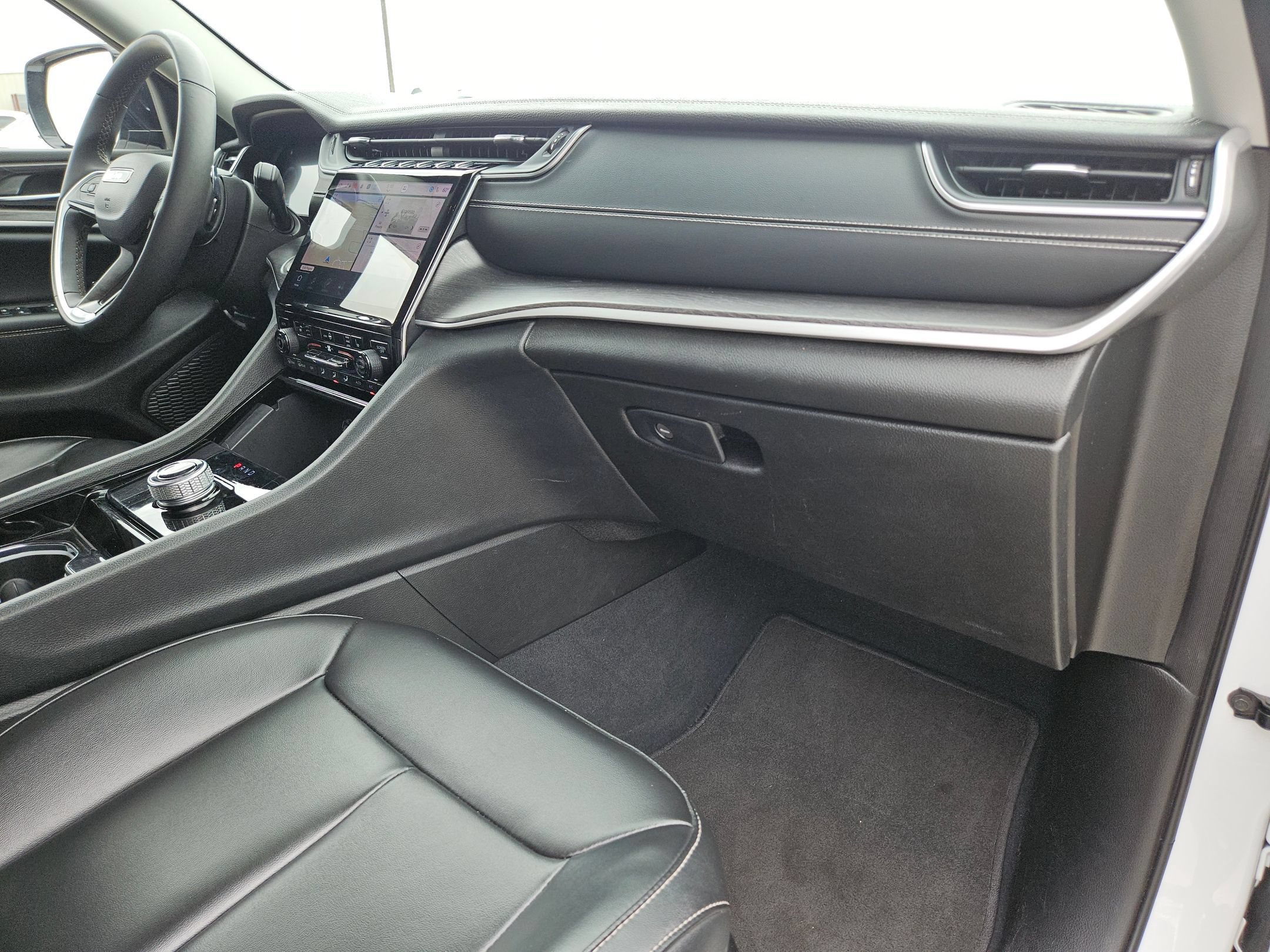 Used 2023 Jeep Grand Cherokee Limited RWD image 28