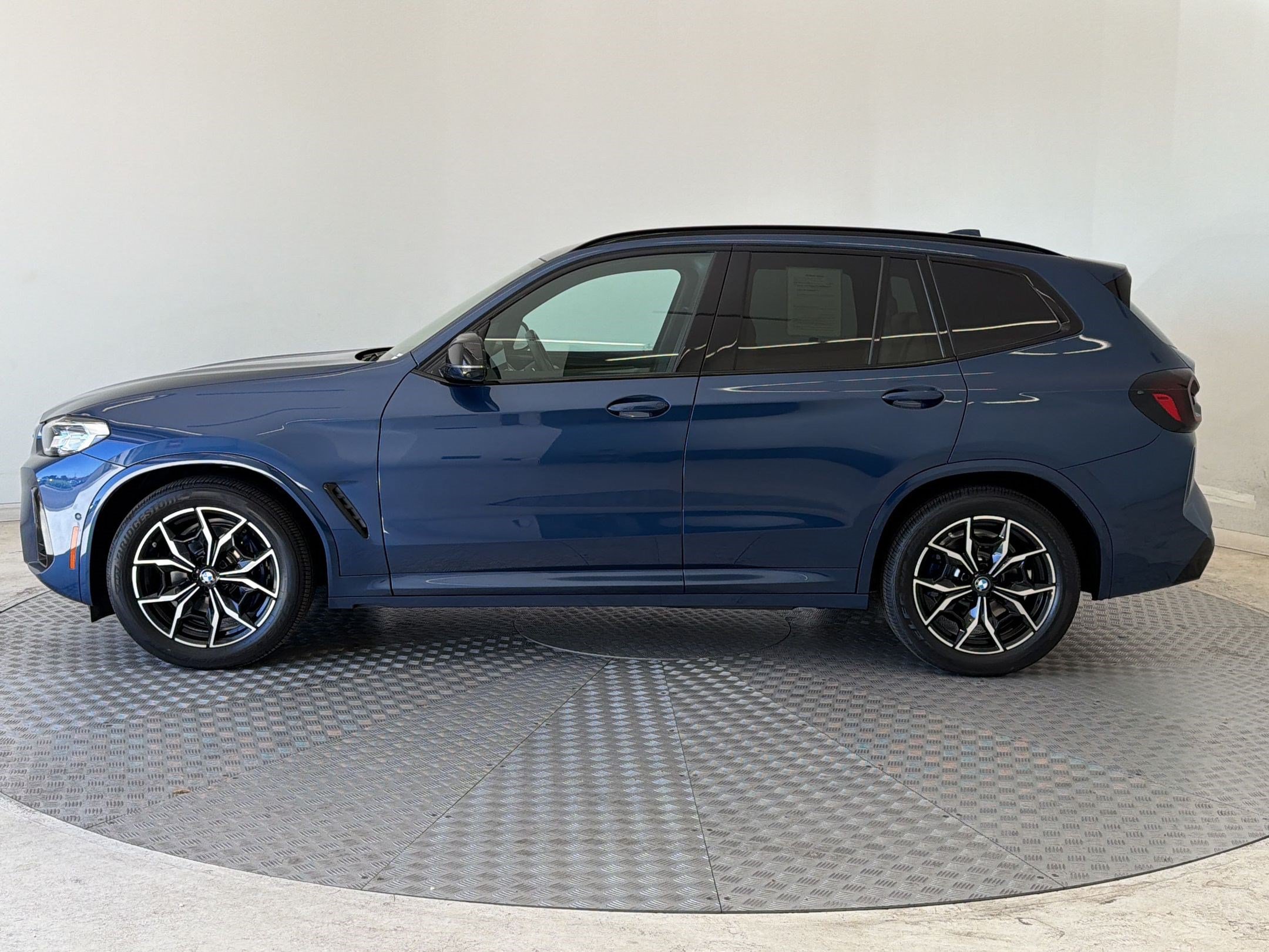 Certified 2023 BMW X3 M40i w/ Premium Package AWD/4WD image 2