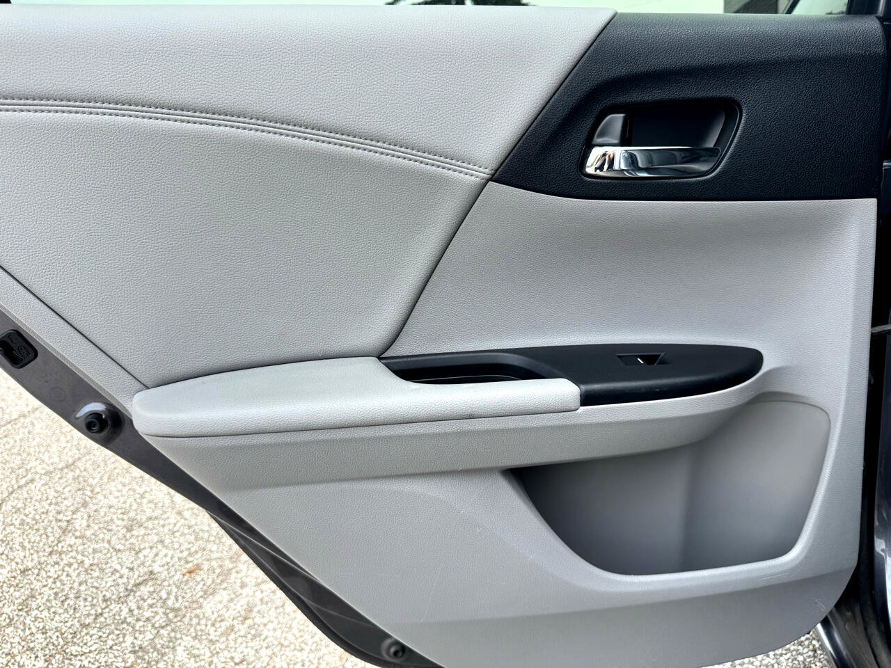 Used 2017 Honda Accord EX-L image 21