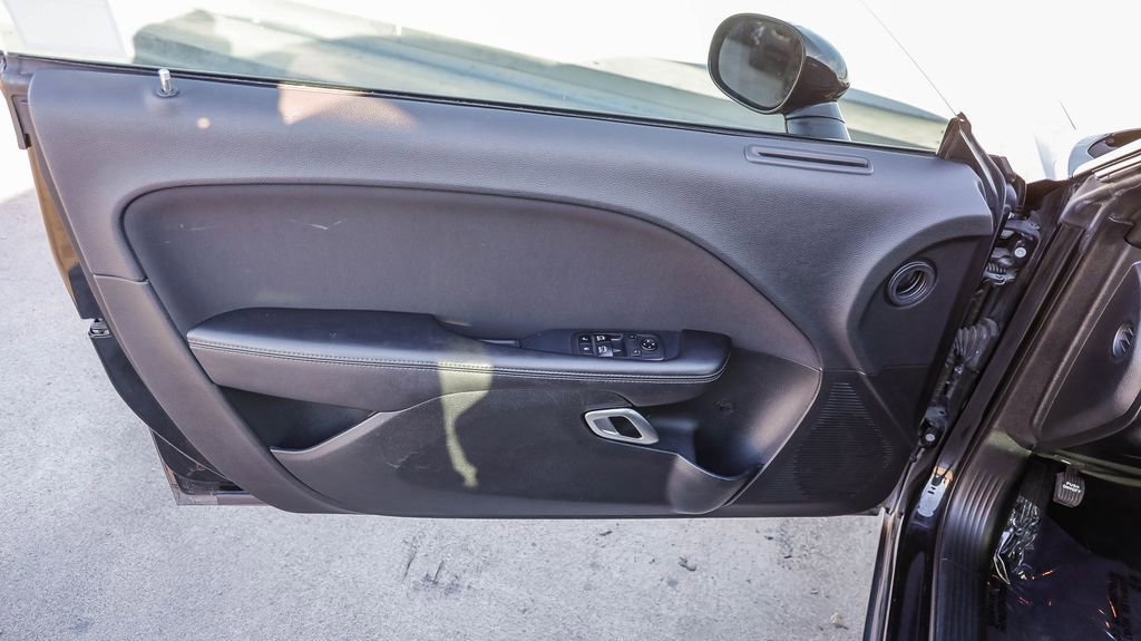 Used 2018 Dodge Challenger SXT image 21