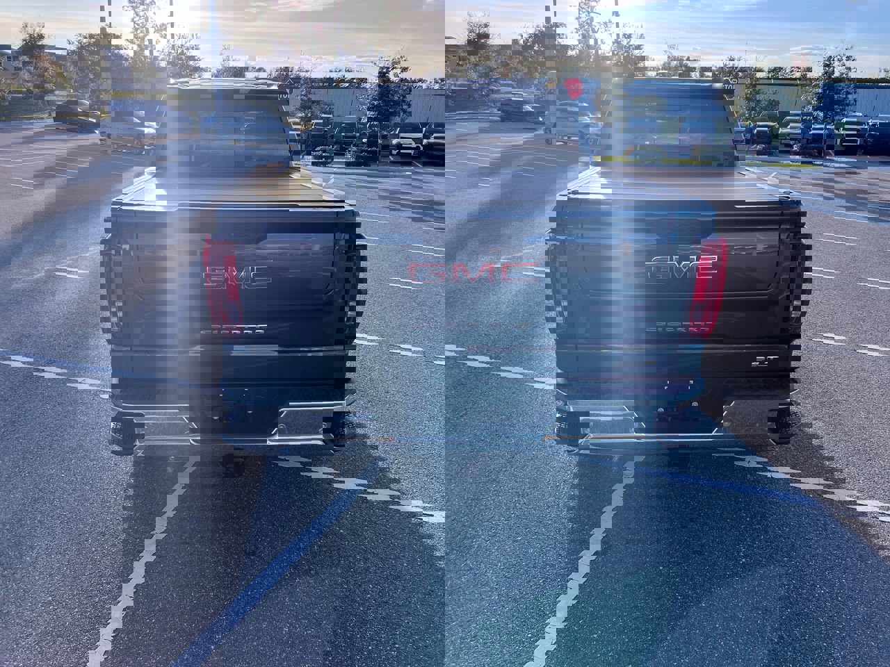 Used 2022 GMC Sierra 1500 SLT w/ SLT Premium Plus Package image 4