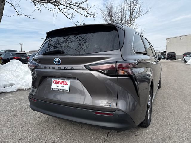 Used 2024 Toyota Sienna XLE image 5