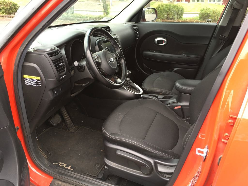 Used 2018 Kia Soul + FWD image 4