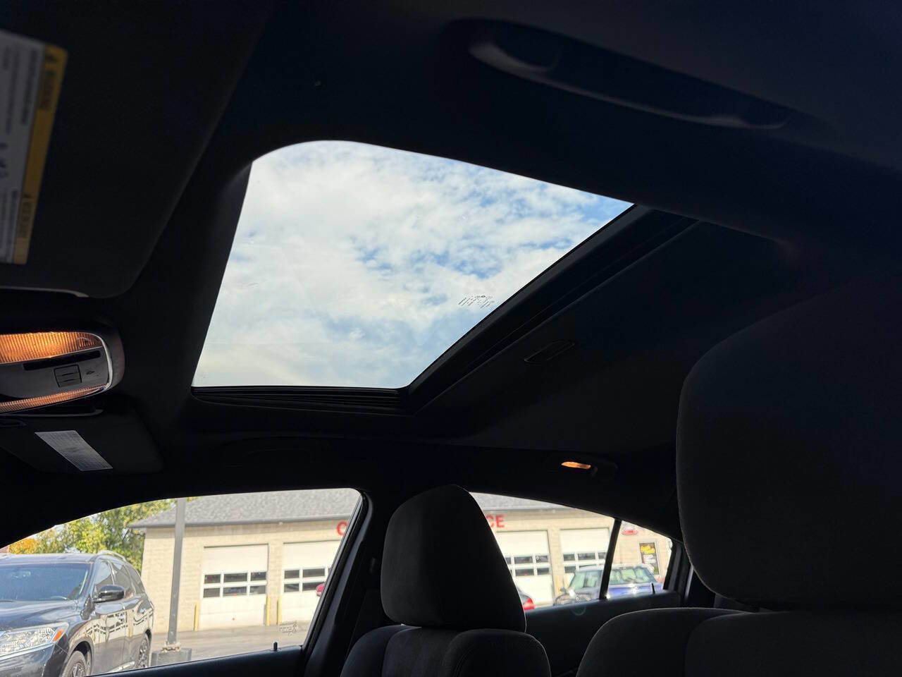 Used 2012 Dodge Charger R/T w/ Wheels & Tunes Group image 15