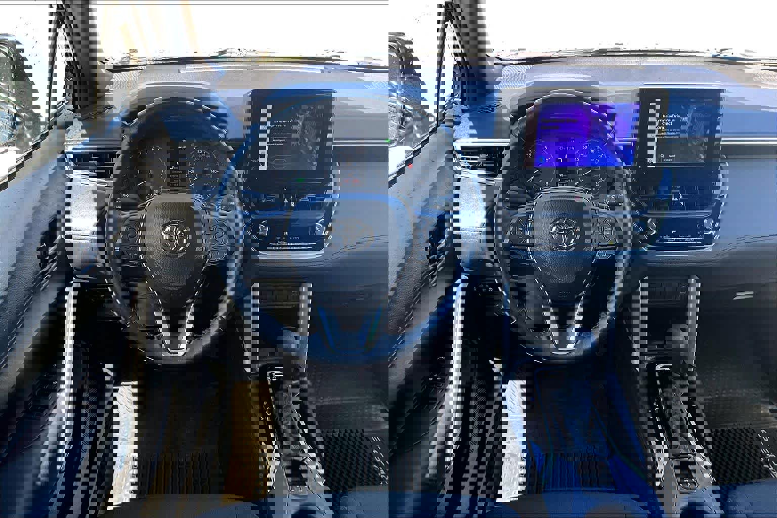 Used 2024 Toyota Corolla Cross SE image 6