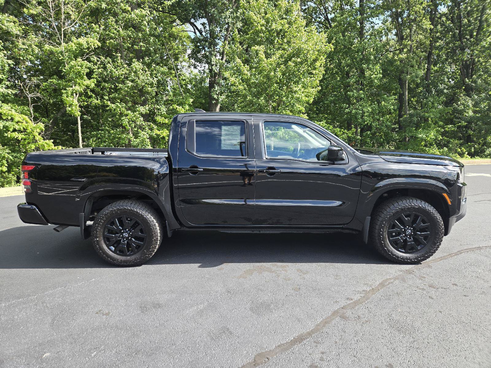 Used 2023 Nissan Frontier SV w/ SV Convenience Package AWD/4WD image 2