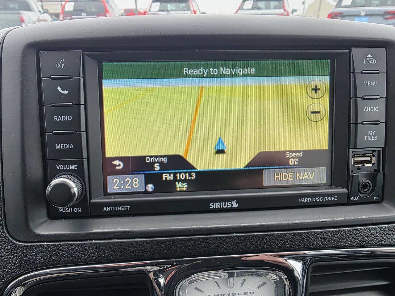 Used 2016 Chrysler Town & Country Touring image 15