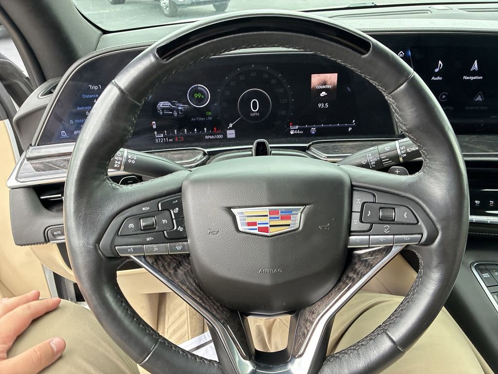 Used 2023 Cadillac Escalade Premium Luxury AWD/4WD image 14