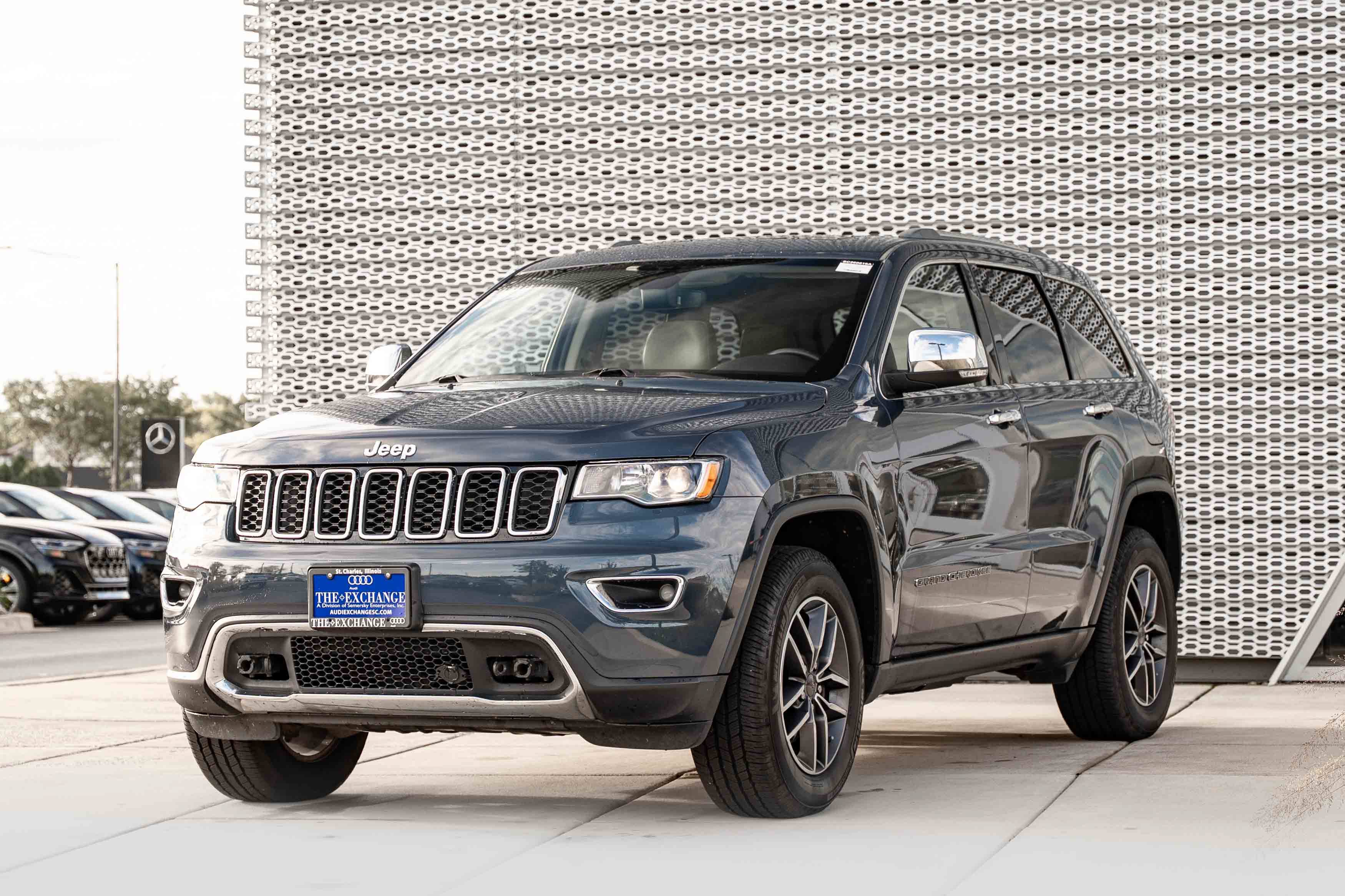 Used 2019 Jeep Grand Cherokee Limited w/ Trailer Tow Group IV AWD/4WD image 7