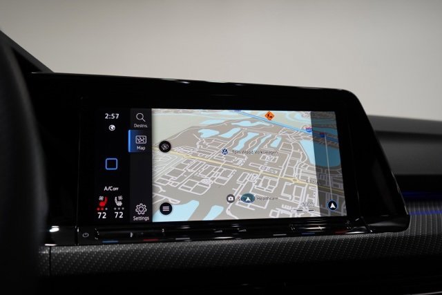 Used 2024 Volkswagen Golf R image 29