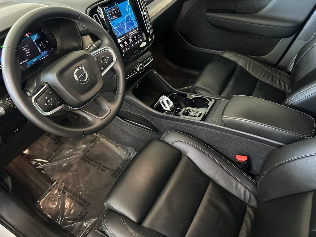 Certified 2023 Volvo XC40 B5 Plus w/ Protection Package Premier AWD/4WD image 9