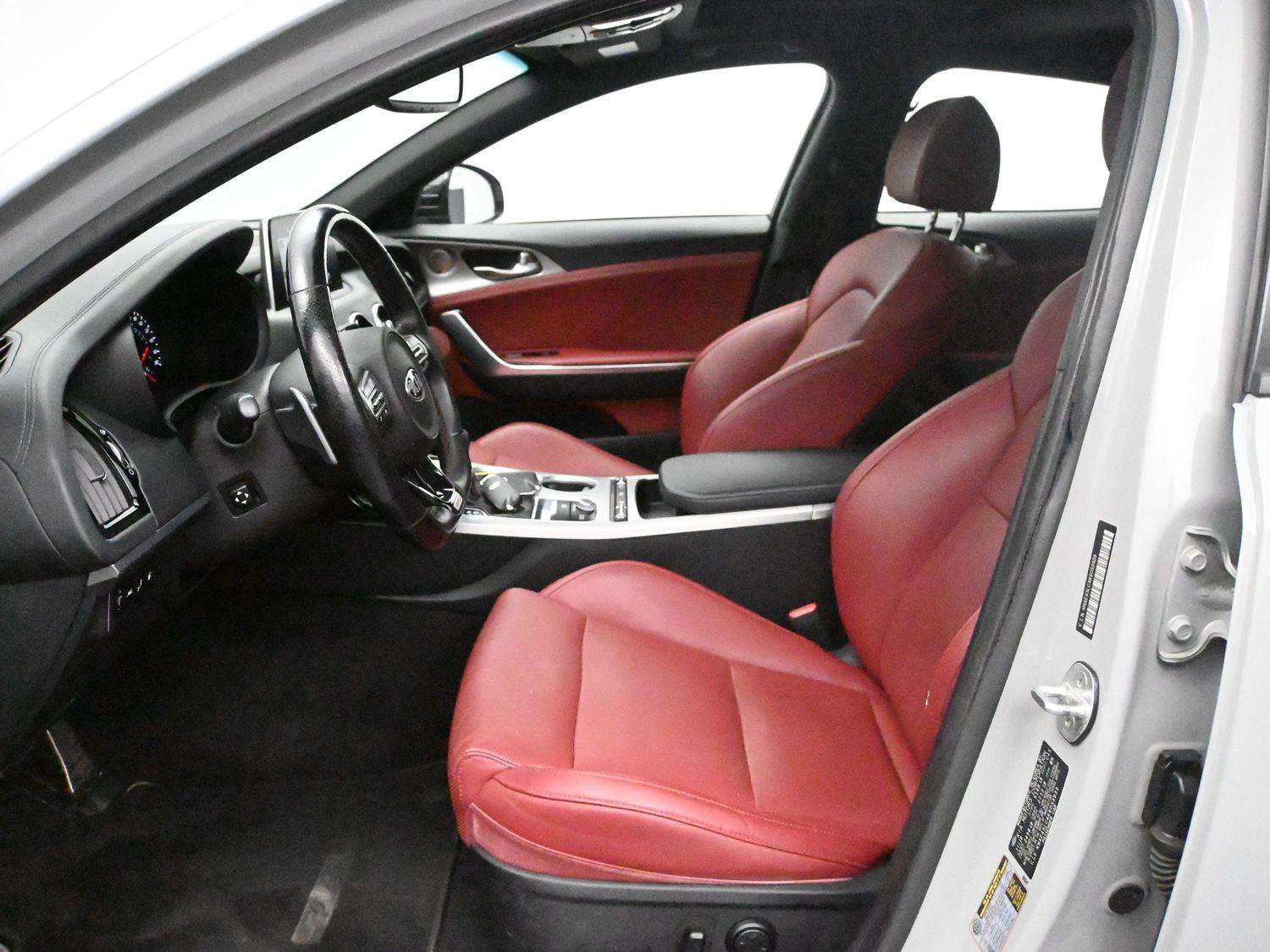 Used 2019 Kia Stinger GT1 image 9