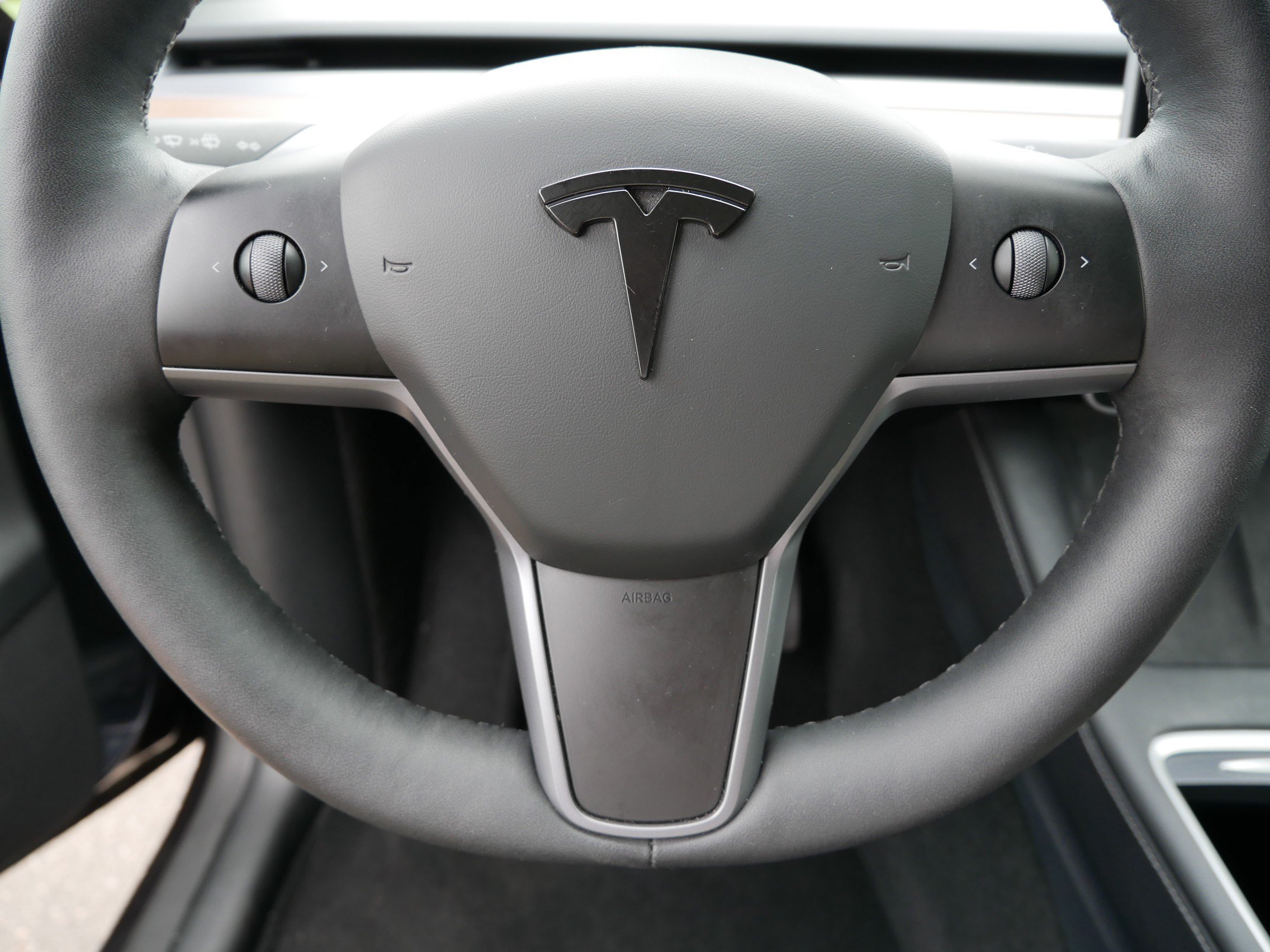 Used 2025 Tesla Model Y Long Range AWD/4WD image 25