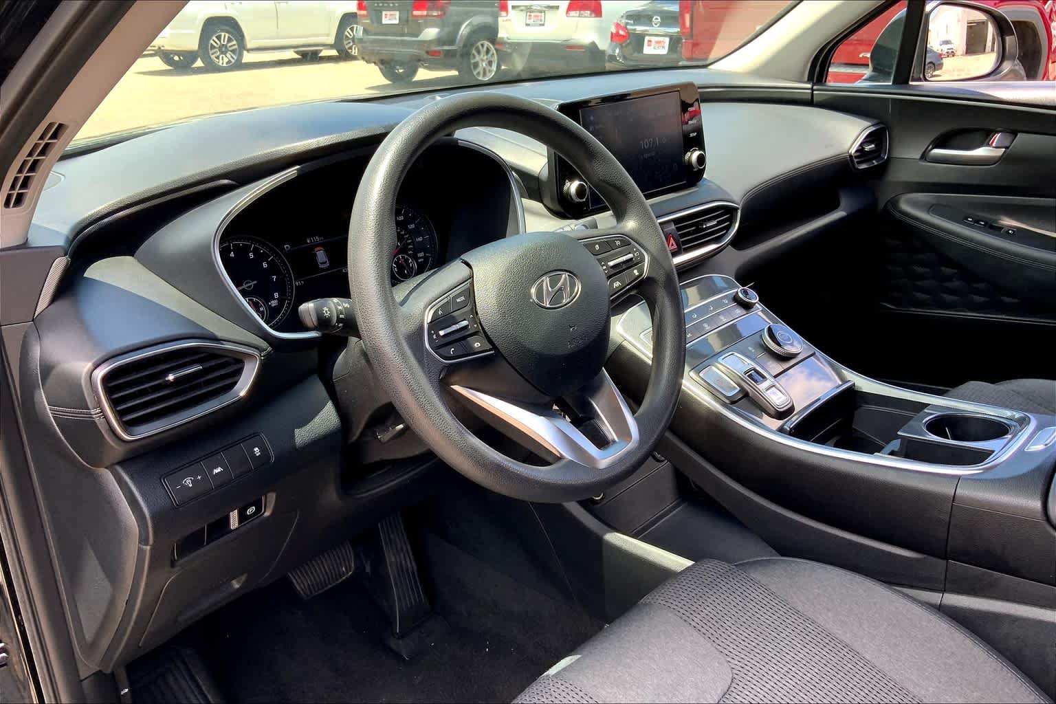 Used 2021 Hyundai Santa Fe SE FWD image 16