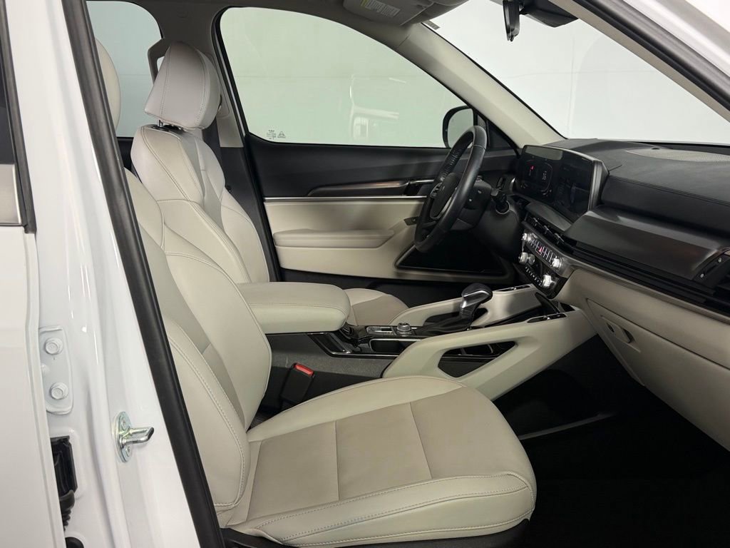Used 2024 Kia Telluride S image 29