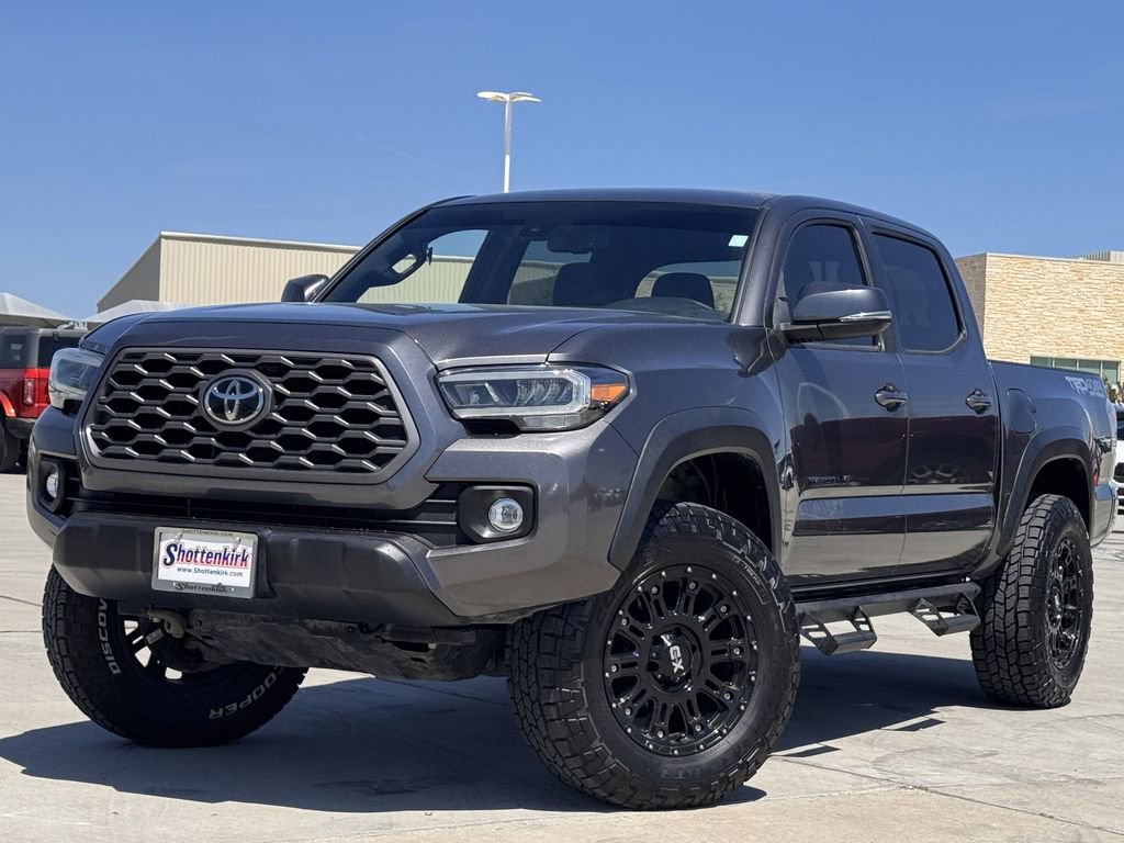 Used 2021 Toyota Tacoma TRD Off-Road image 2