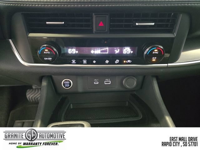 Used 2023 Nissan Rogue SV AWD/4WD image 18