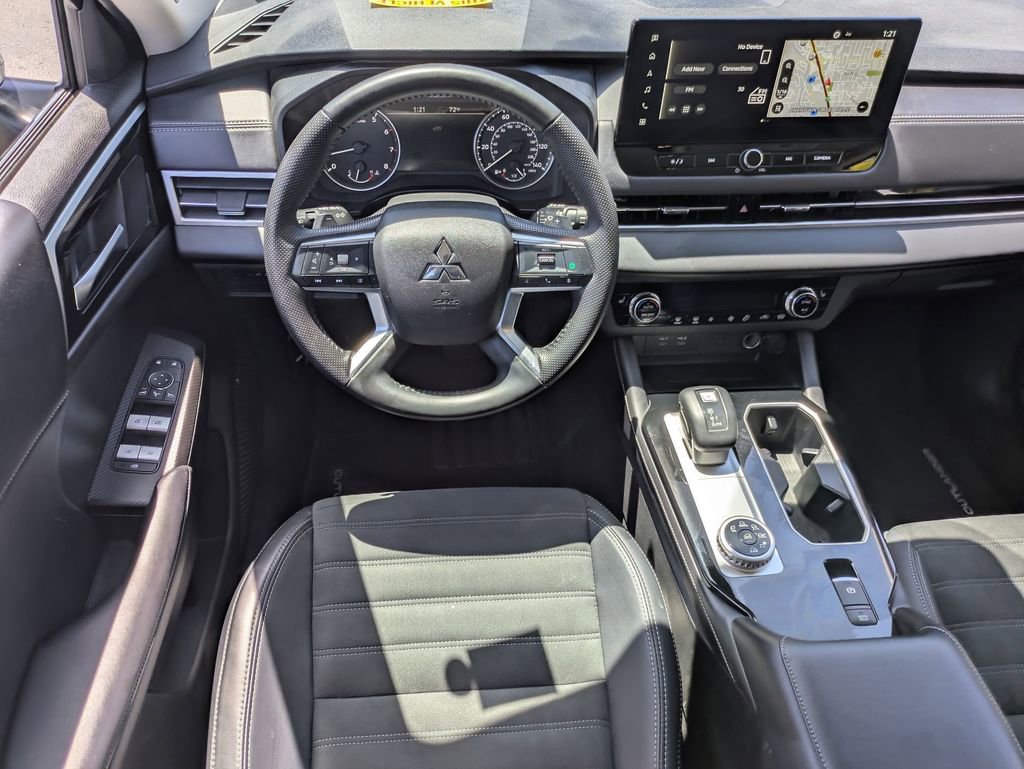 Used 2025 Mitsubishi Outlander SE AWD/4WD image 26