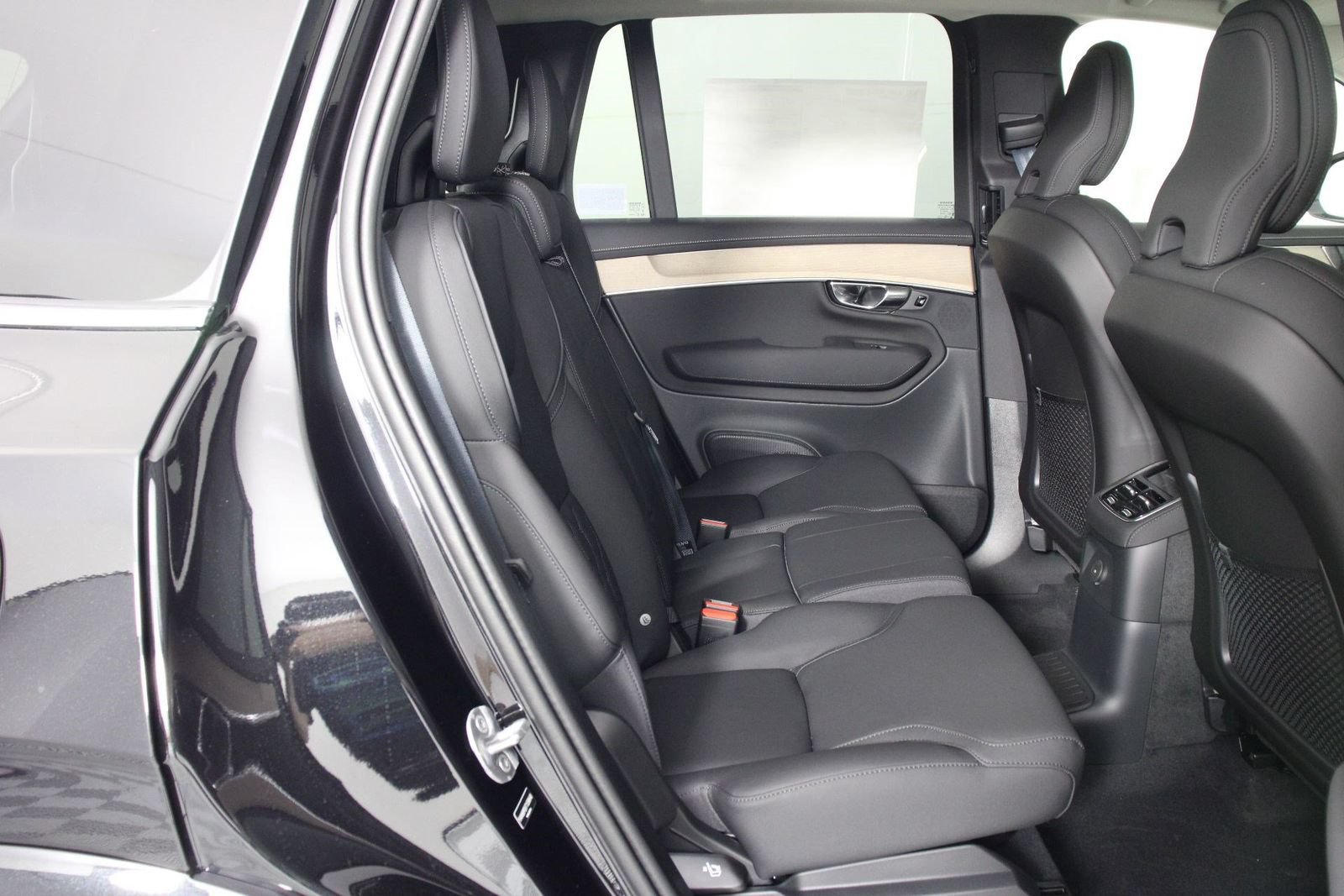 New 2026 Volvo XC90 T8 Plus AWD/4WD image 11