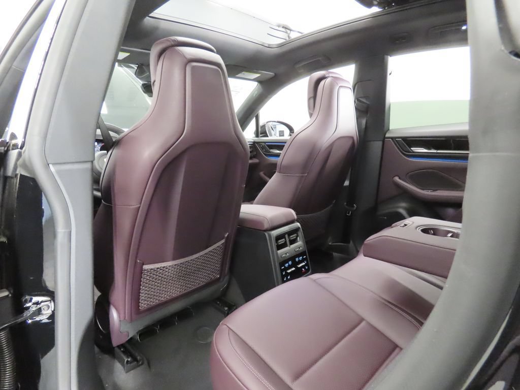 New 2026 Porsche Macan 4 Electric AWD/4WD image 45