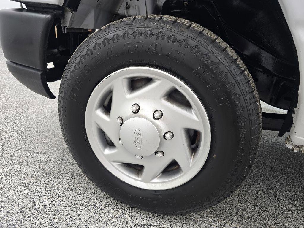 Used 2013 Ford E-150 and Econoline 150 RWD image 27