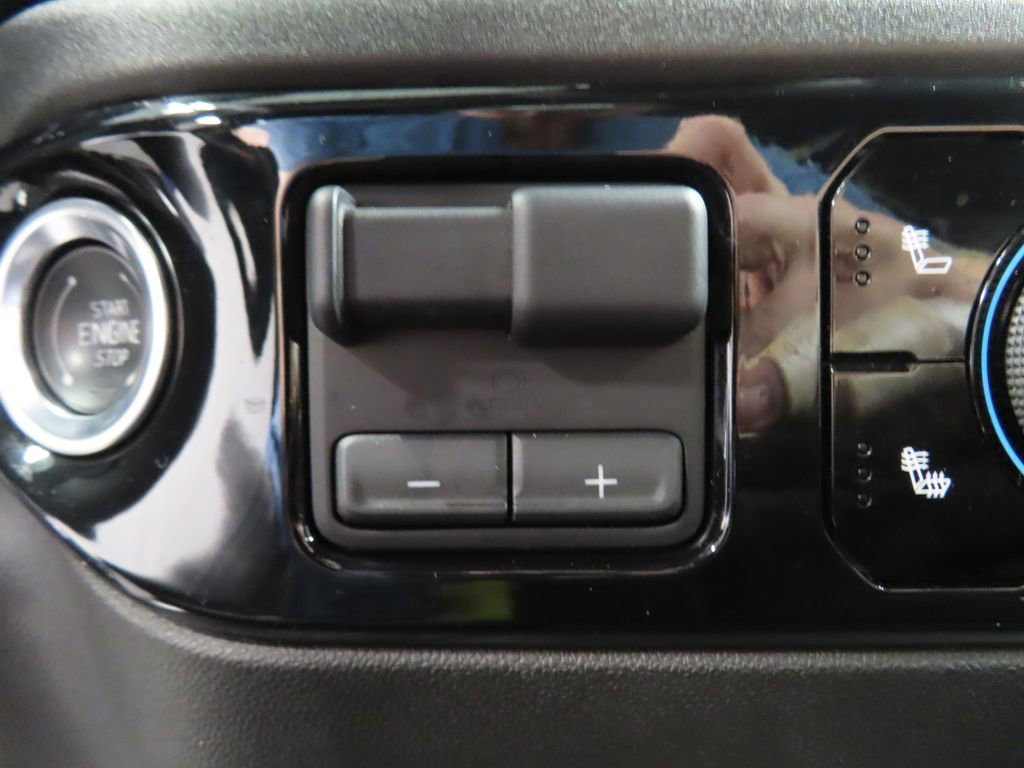 Used 2025 Chevrolet Silverado 1500 LT image 54