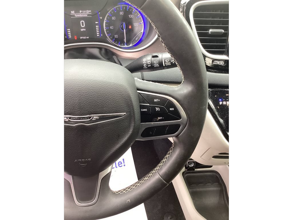 Used 2022 Chrysler Voyager LX FWD image 32