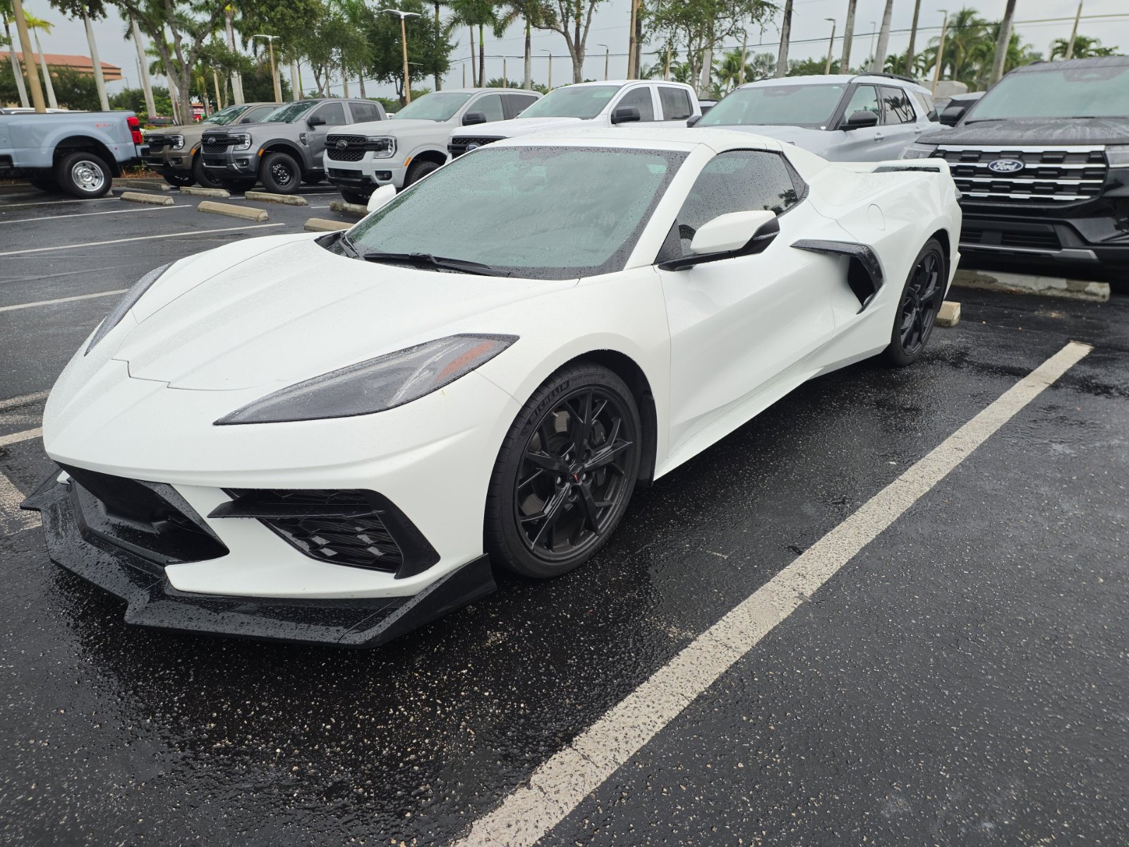 Used 2021 Chevrolet Corvette Stingray Premium Conv w/ Z51 Performance Package RWD image 2