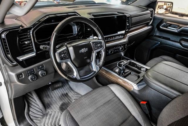 Used 2024 Chevrolet Silverado 1500 LT Trail Boss w/ Protection Package image 5