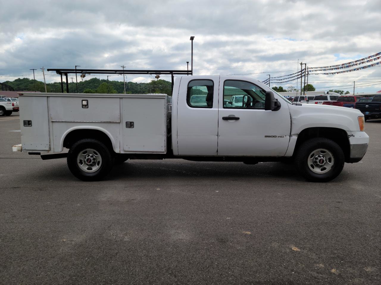 Used 2010 GMC Sierra 2500 W/T RWD image 11