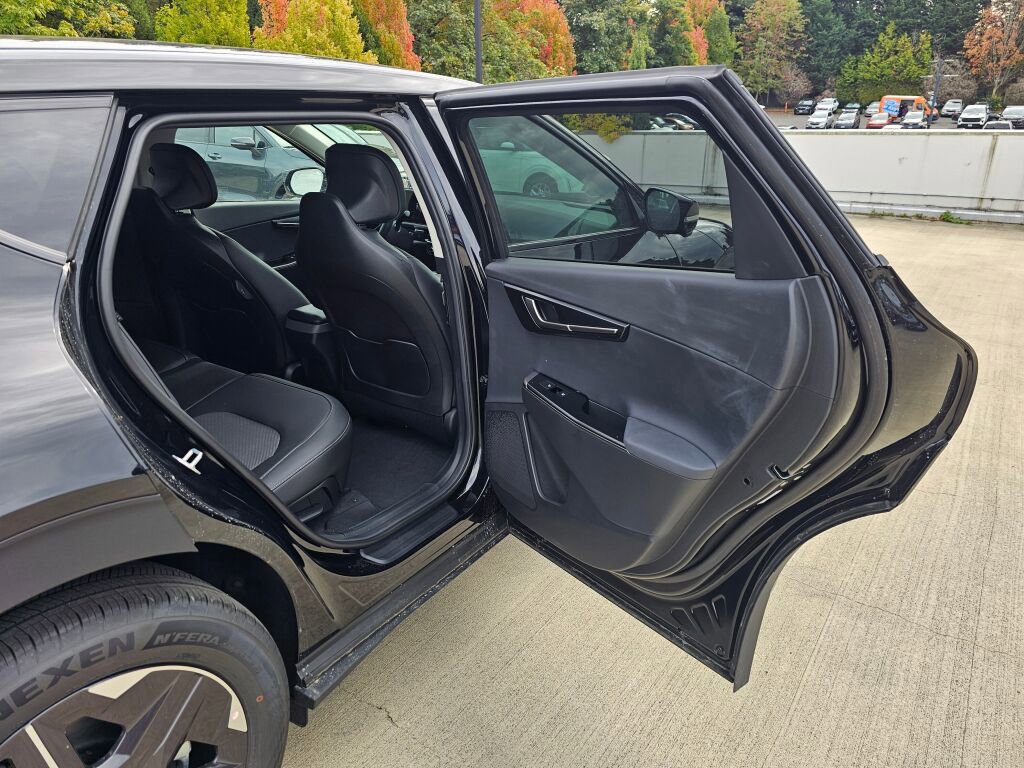 New 2025 Kia EV6 Light w/ Light LR Technology Package image 24