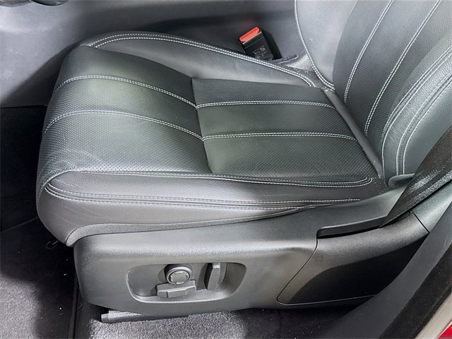 Used 2022 Land Rover Range Rover Velar R-Dynamic S image 22