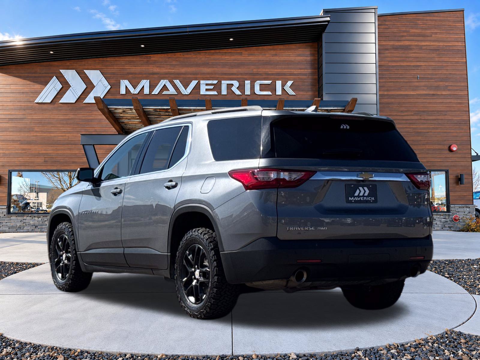 Used 2020 Chevrolet Traverse LT w/ Driver Confidence II Package AWD/4WD image 4
