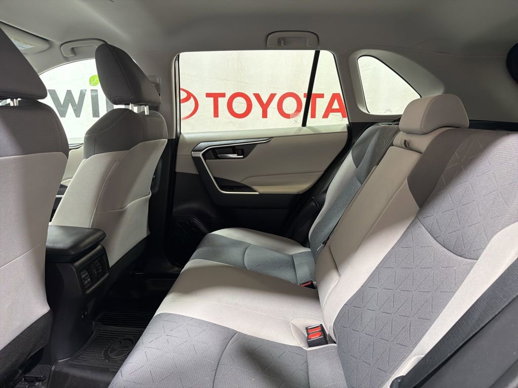 Used 2021 Toyota RAV4 XLE w/ XLE Grade Weather Package image 20