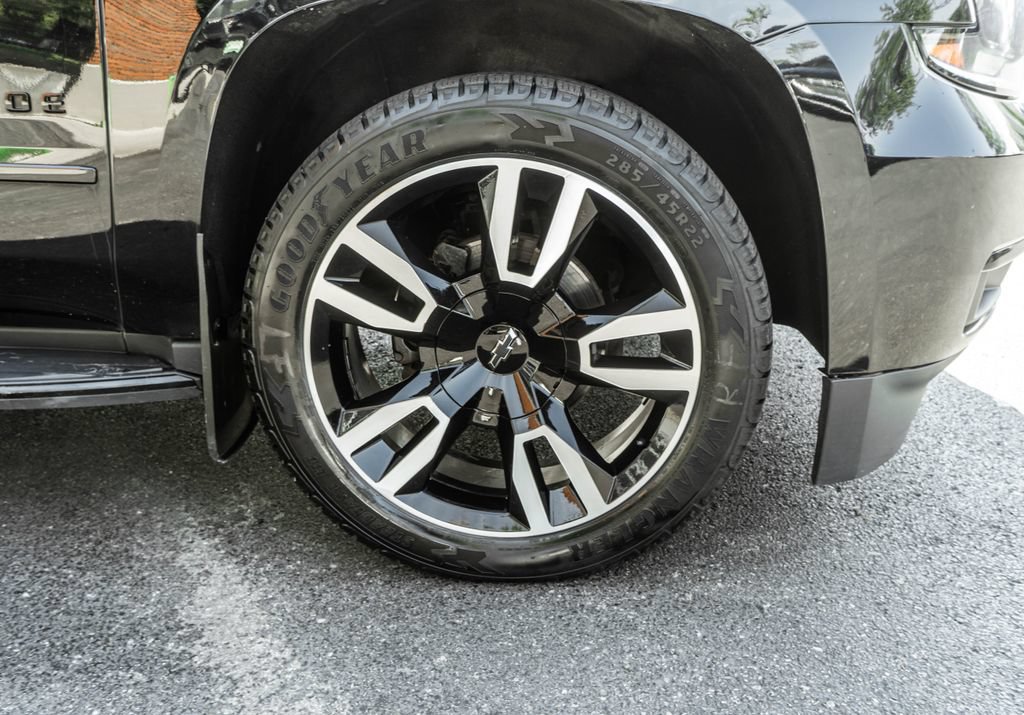 Used 2020 Chevrolet Tahoe Premier w/ RST Edition AWD/4WD image 5