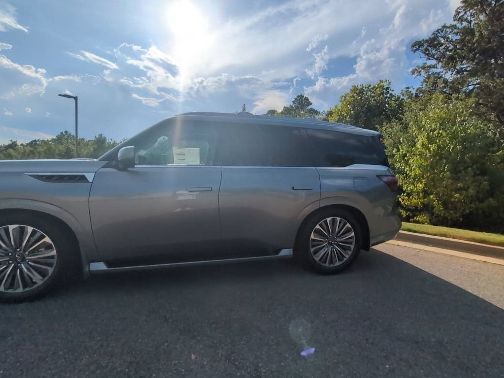 New 2027 INFINITI QX80 Luxe w/ Exterior Package AWD/4WD image 5