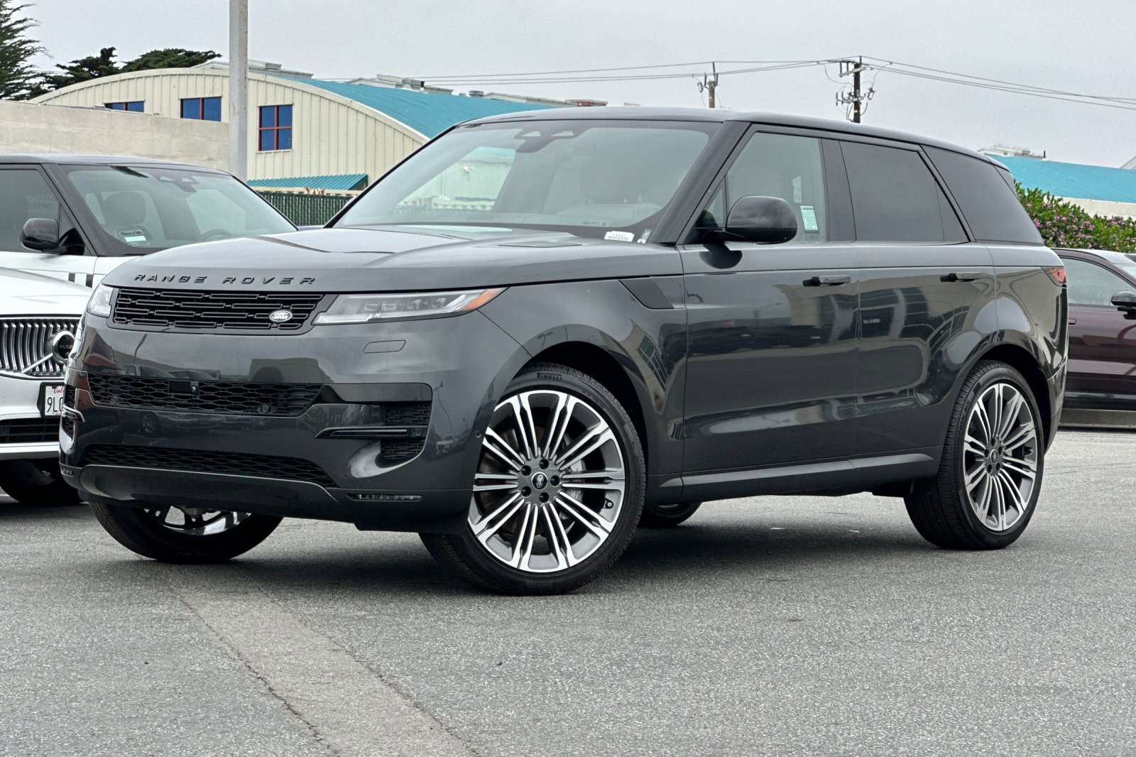 New 2025 Land Rover Range Rover Sport SE