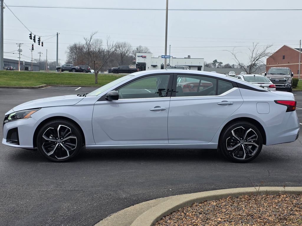 Used 2024 Nissan Altima 2.5 SR image 8