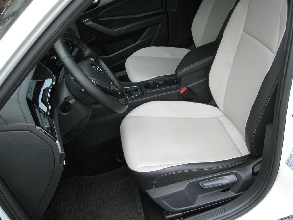 Used 2021 Volkswagen Jetta R-Line w/ R-Line Cold Weather Package image 12