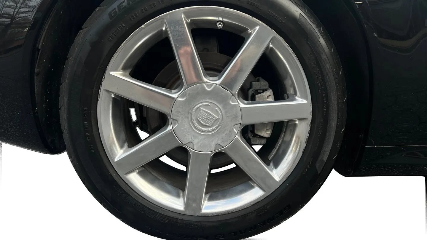 Used 2005 Cadillac XLR RWD image 36