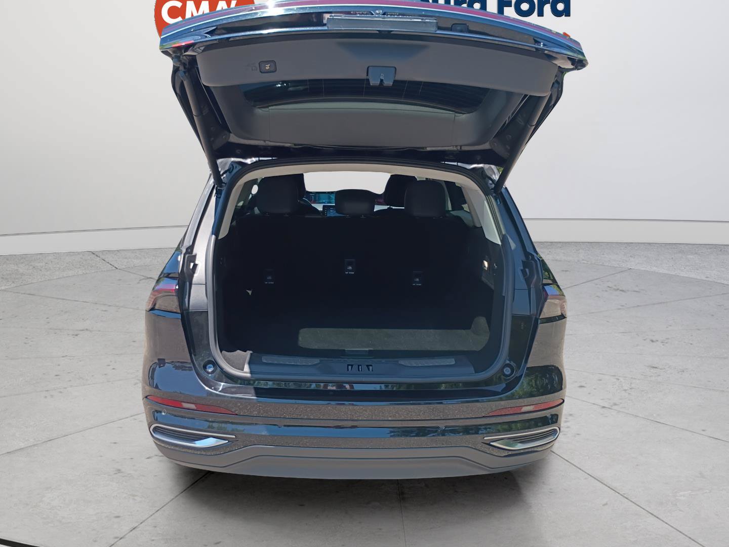 Used 2025 Lincoln Nautilus Premier AWD/4WD image 23