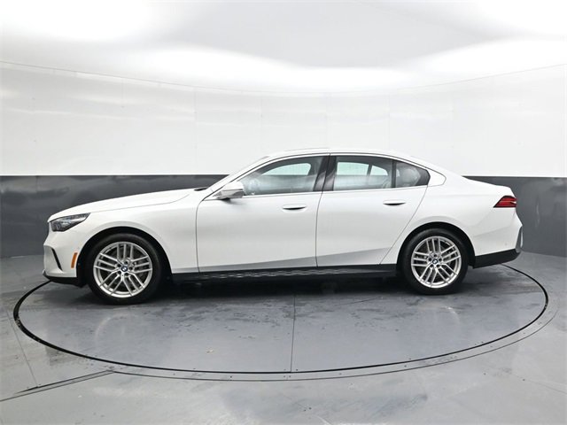 Used 2024 BMW 530i w/ Convenience Package image 7